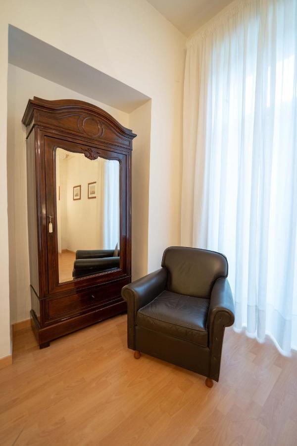 San Mattia'S By Dimorra Apartment เนเปิลส์ ภายนอก รูปภาพ
